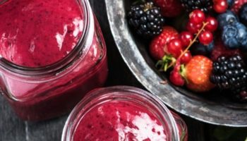Блюда из сезонных ягод: 4 простых и вкусных кулинарных рецепта
