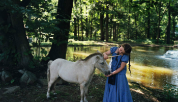 Фотографии девочки Амелии с дикими животными