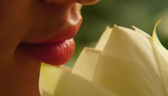 Молодые и красивые губы: чем поможет косметолог?
